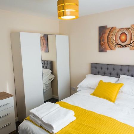 Salford Holiday Apartment Manchester Eksteriør billede