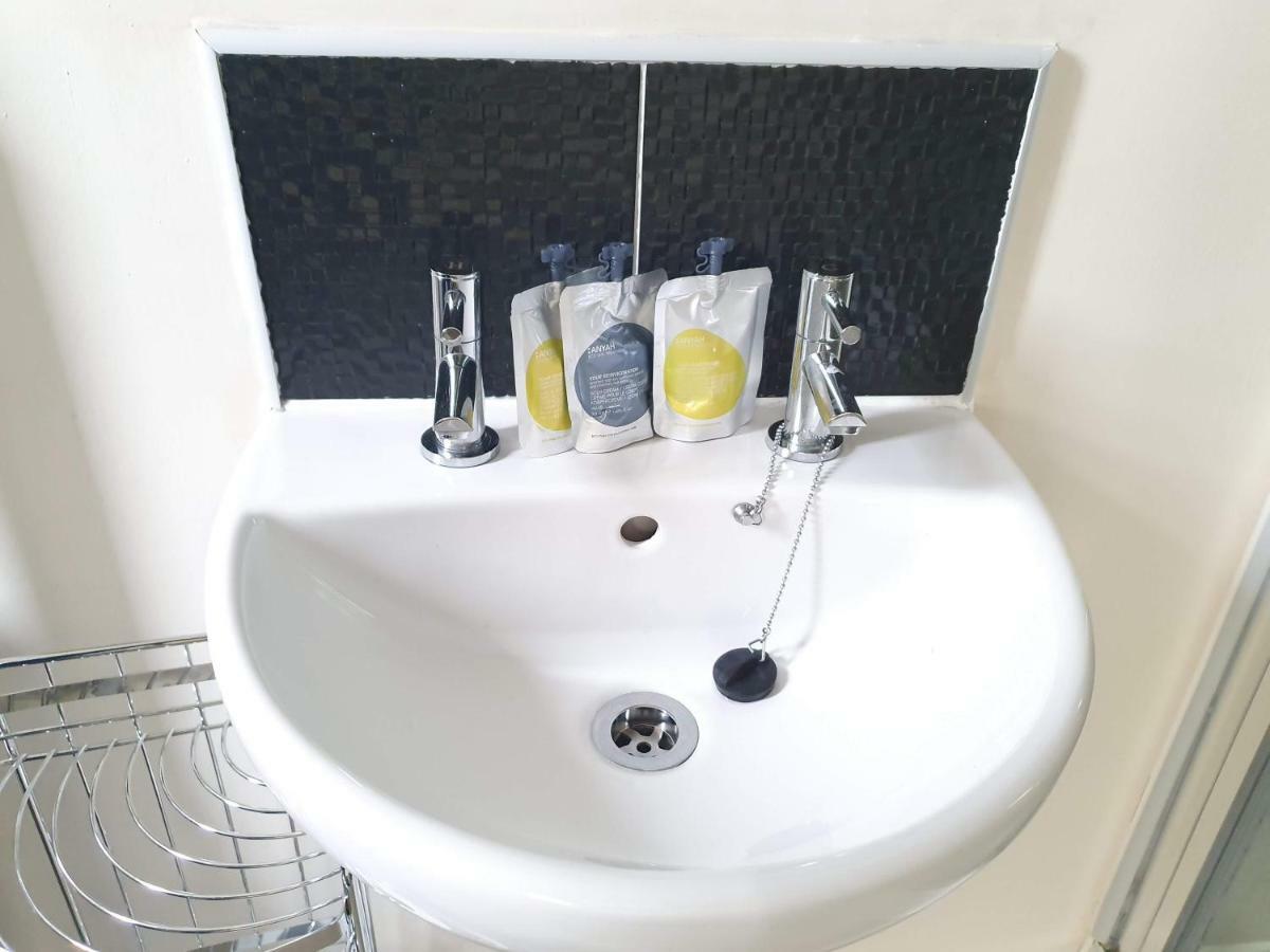 Salford Holiday Apartment Manchester Eksteriør billede